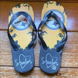Steelers flip flops size 8/9
